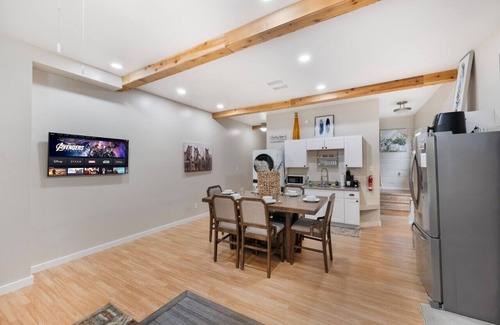Fort Worth House | Stockyards- 4min | Pet Friendly | 3BR Luxe Gem