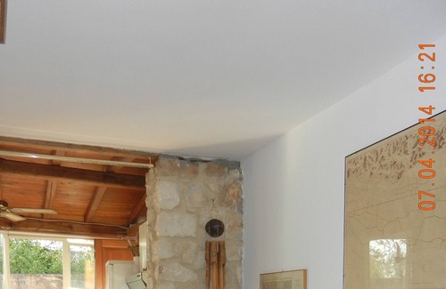 Priverno House | Stone cottage for 4 - 6 guests. Enclosed internal garden. Pet-friendly