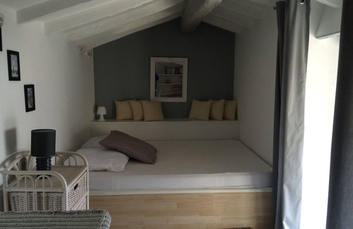 Upie Other | stone farmhouse in countryside