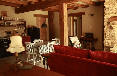 Blanquefort-sur-Briolance House | Stone barn offering luxurious accommodation a short drive from Monpazier.