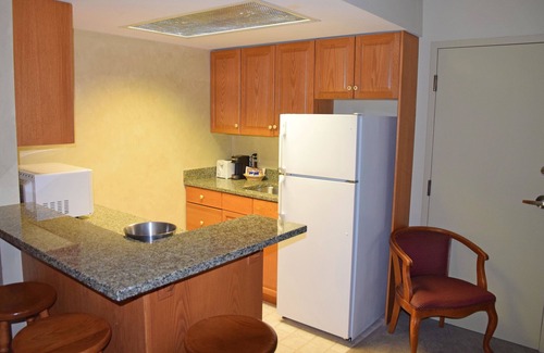 Orillia Hotel | Stone Gate Inn