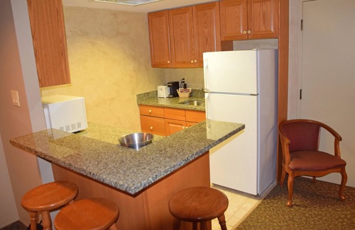 Orillia Hotel | Stone Gate Inn