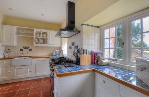 Charmouth House | STONE HOUSE, family friendly, country holiday cottage in Charmouth