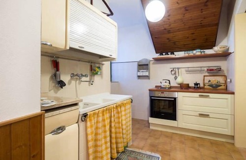 Messenano House | stone house in a small medieval tower near SPOLETO