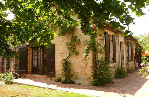 Grives House | Stone house of character with very large swimming pool 1850 prices: 20.07-27.07