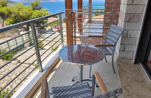 Alyki House | Stone Villa at Alyki Beach