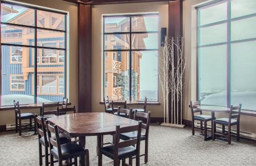 Big White Ski Resort Apartment | Stonegate Resort Unit B204