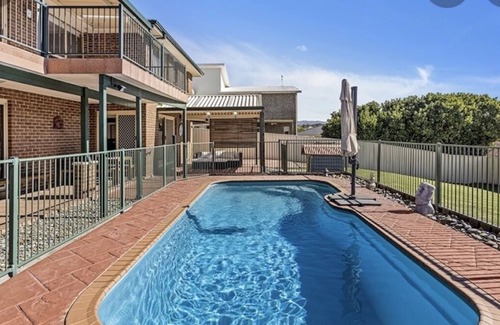Shell Cove House | Stones throw away from several beaches, Shellcove Marina, Shellharbour village,