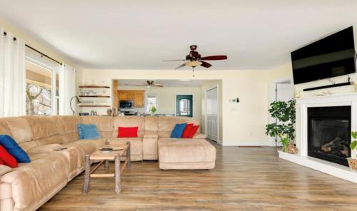 Town of Essex House | Stones Throw Cottage Oxley