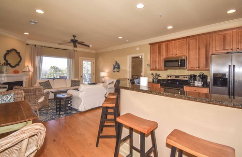 Dadeville Apartment | Stoneview Lakeside Dreams, 3BR Stillwaters Lake Condo