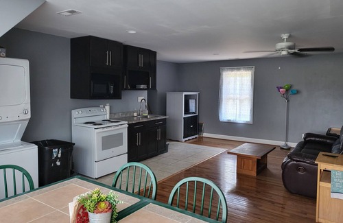 Chesterfield Apartment | Stonewall Manor nCozy 1-bedroom with WiFi and AC on five star horse farm.