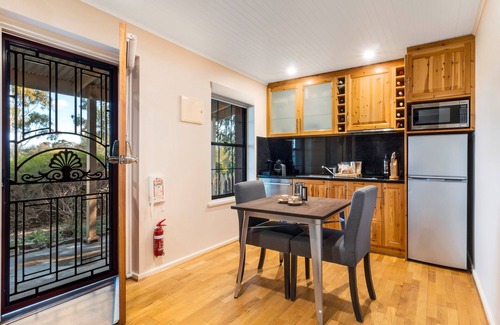 Stone Well Apartment | Stonewell Haven Spa Suite 1