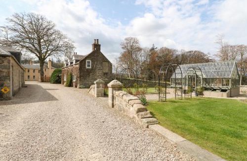 Aberdeen House | Storkery Cottage