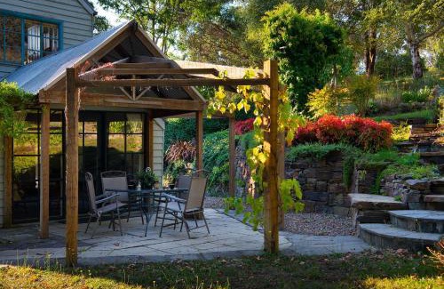 Daylesford House | Storybook Cottage-surrounded by beautiful gardens