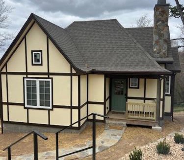Eureka Springs Historic District Ski Chalet | Storybook Cottage at Tudor Suites
