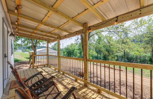 Lynx House | Stout Cabin with Fire Pit 1 Mi to Ohio River!