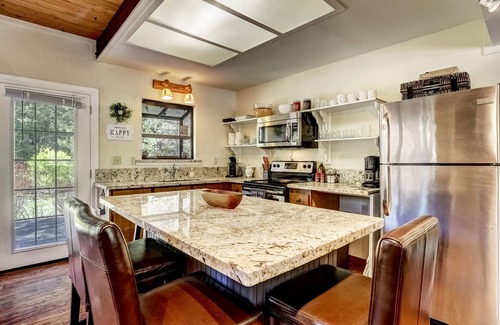 Pioneer Trail House | Stout House Cabin - Your kids favorite backyard!