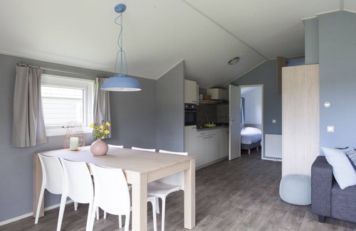Sint Maartensvlotbrug House | Strand49. nl Glamping bungalow close to the beach 6 people WiFi 3 bedrooms