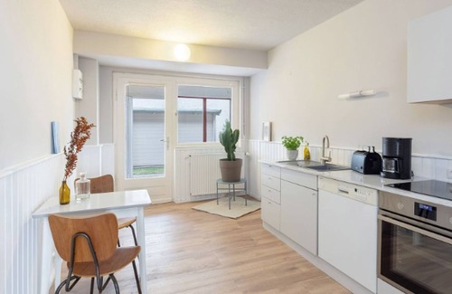 Rettin Apartment | Strandperle - romantic first floor apartment with terrace