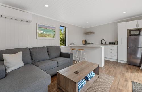 Waitahanui House | Streamside Flax Cabin - Waitahanui, Taupo