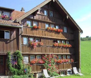 Hundwil Bed & Breakfast | Strickerhof
