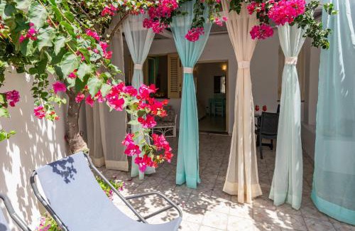 San Vincenzo Hotel | Stromboli Central Family Apartment - 3 Double Rooms