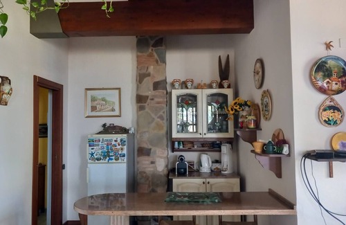 Patti Apartment | 'Stromboli' Room with Shared Terrace, Communal Garden and Air Conditioning