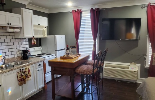 Yazoo City Apartment | Stuckey Heights "Studio B"