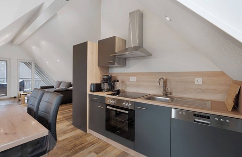Koenigsfeld im Schwarzwald Apartment | Studio Apartment 'Ferienwohnung Maurer' with Shared Garden, Balcony and Wi-Fi