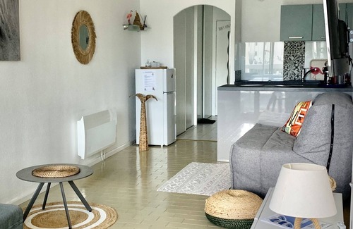 Le Couchant Apartment | STUDIO 2 ETOILES DE FRANCE, 100 Mètres DE LA PLAGE, PARKING, WIFI, IDEAL FOR FAMILIES