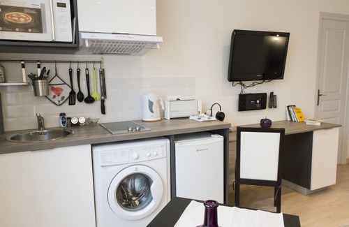 Vittel Apartment | Studio 22-Studio-Apartment-Wet room-Garden view