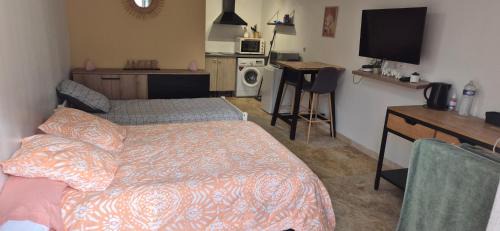 Villeneuve-le-Roi Apartment | studio 30 m2