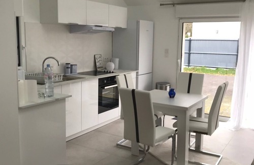 Saint-Ave Apartment | Studio 35m² with large garden, train station 5 min, parking, wifi THD, near beach
