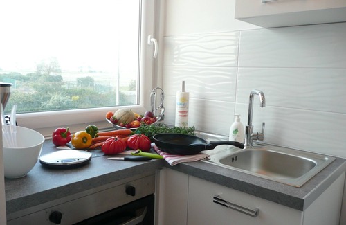 Port Apartment | Studio 4*, SEA VIEW and facing the dragon, 150m from the BEACH, near the 2 caps site