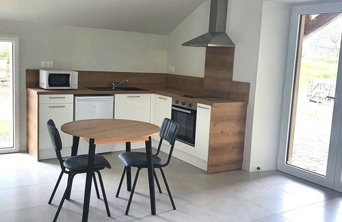 Martigne-Ferchaud Apartment | Studio 5 minutes from La Régalante, come and recharge your batteries in a green setting.