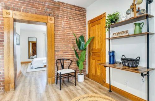 Lockerbie Square Apartment | Studio 500 Downtown Gem Free Parking and Pets OK