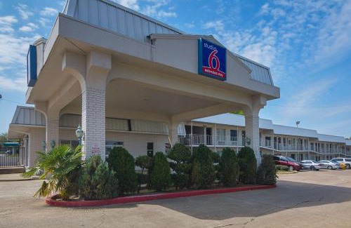 Tyler Hotel | Studio 6-Tyler, TX