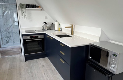 Bury St Edmunds Apartment | Studio Apartment bordering the Ickworth Estate, Pet-Friendly, 5 minutes to Bury!