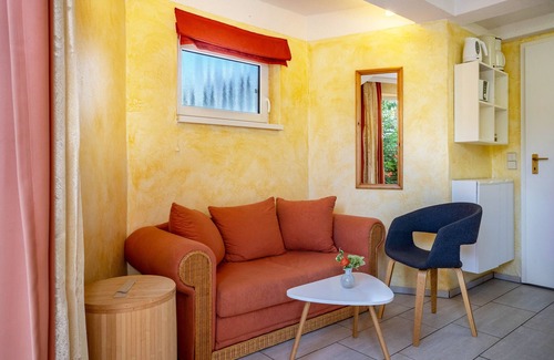 Blankenburg Apartment | Studio Apartment 'Apartment Sonnengärtchen' with Private Garden and Wi-Fi