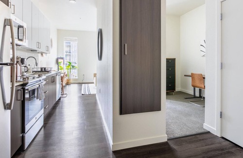 Beaverton Apartment | Studio Apartment in Hillsboro w/Office