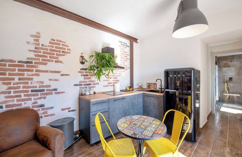 Varazze Apartment | Studio Apartment 'Macaja' with Sea View, Wi-Fi and Air Conditioning