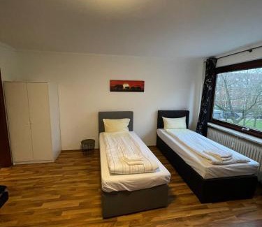 Neumuenster Apartment | Studio Apartment mit Balkon