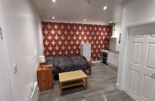 Luton Apartment | Studio Apartment near Luton Airport and Luton Central