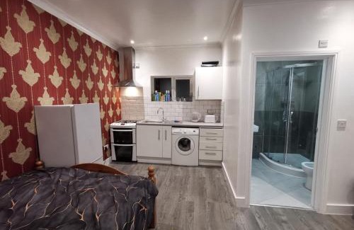 Luton Apartment | Studio Apartment near Luton Airport and Luton Central
