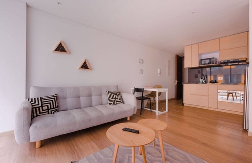 Calle 100 Apartment | Studio apartment stylish, loft style, safe