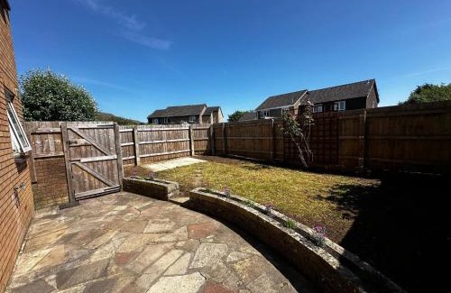 Carterton Apartment | Studio Apartment with spacious garden in Carterton