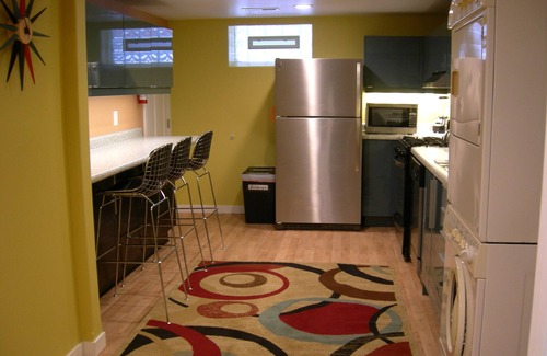 East Isles Apartment | Studio Apt. Lake of the Isles Inn Uptown Minneapolis Furnished Monthly Rental