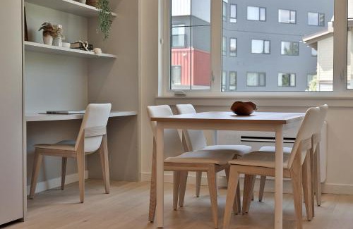 Rossland Apartment | Studio At The Crescent Sleeps 2 to 4