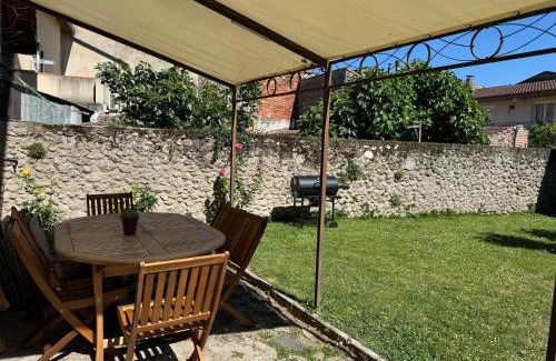 Verniolle Apartment | Studio au Coeur du Village avec terrasse et parking proche de Pamiers