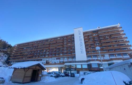 Plagne Centre Apartment | Studio au pied des pistes avec balcon et belles vues - FR-1-455-98